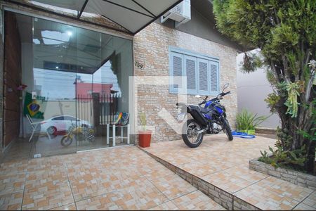Área externa de casa à venda com 2 quartos, 110m² em Canudos, Novo Hamburgo