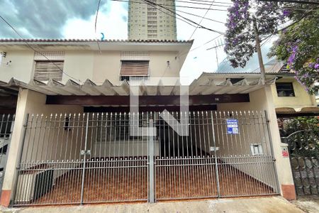Fachada de casa à venda com 5 quartos, 260m² em Vila Alexandria, São Paulo