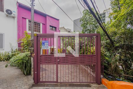 Fachada de casa à venda com 4 quartos, 120m² em Pinheiros, São Paulo