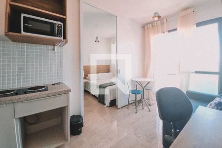 Sala de kitnet/studio para alugar com 1 quarto, 32m² em Boca do Rio, Salvador
