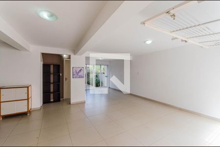 Garagem de casa à venda com 4 quartos, 300m² em Jardim da Gloria, São Paulo