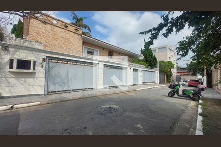 Fachada de casa para alugar com 5 quartos, 517m² em Indianópolis, São Paulo