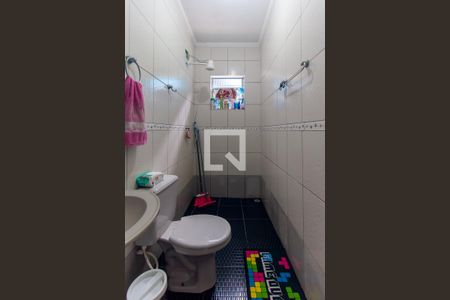 Edícula - Banheiro de casa à venda com 4 quartos, 185m² em Jardim Ana Rosa, São Paulo