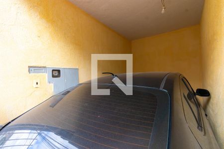 Garagem de casa à venda com 2 quartos, 150m² em Vila Olinda, São Paulo