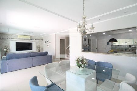 Sala de casa de condomínio à venda com 5 quartos, 318m² em Pechincha, Rio de Janeiro