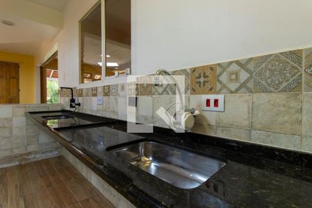 Cozinha de casa de condomínio para alugar com 2 quartos, 550m² em Paisagem Renoir, Cotia