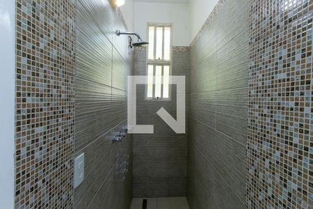 Banheiro da Suíte 1 de casa de condomínio para alugar com 2 quartos, 550m² em Paisagem Renoir, Cotia