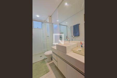 Banheiro de apartamento à venda com 3 quartos, 226m² em Gutierrez, Belo Horizonte