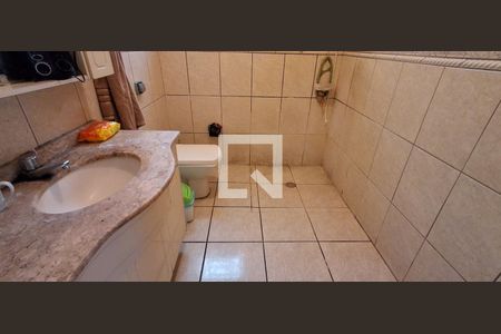 Banheiro Social  de casa à venda com 2 quartos, 140m² em Nova Gerti, São Caetano do Sul