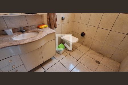 Banheiro Social  de casa à venda com 2 quartos, 140m² em Nova Gerti, São Caetano do Sul