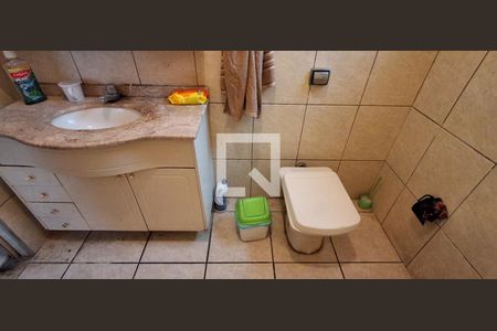 Banheiro Social  de casa à venda com 2 quartos, 140m² em Nova Gerti, São Caetano do Sul