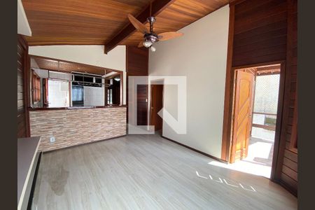 Sala de casa à venda com 3 quartos, 660m² em Pilares, Rio de Janeiro