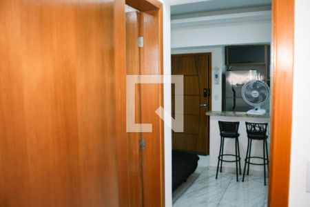 Corredor de apartamento para alugar com 2 quartos, 48m² em Nova Mirim, Praia Grande