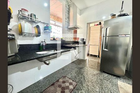 Cozinha de apartamento à venda com 3 quartos, 86m² em Cidade Nova, Belo Horizonte