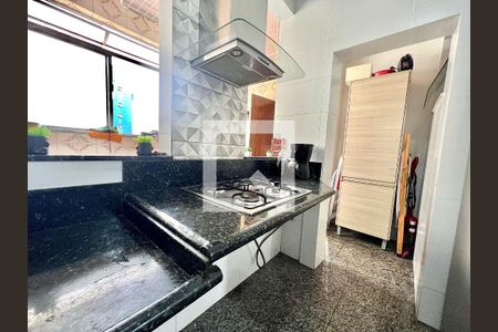 Cozinha de apartamento à venda com 3 quartos, 86m² em Cidade Nova, Belo Horizonte