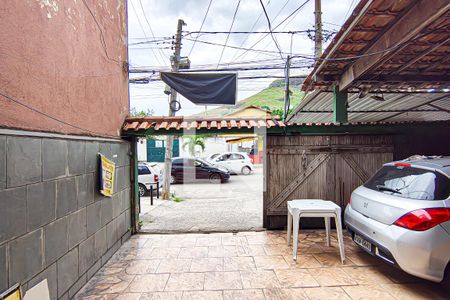 Garagem de casa à venda com 3 quartos, 450m² em Taquara, Rio de Janeiro