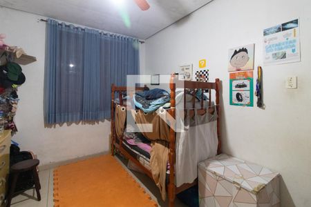 Quarto 2 de casa à venda com 2 quartos, 200m² em Medianeira, Porto Alegre