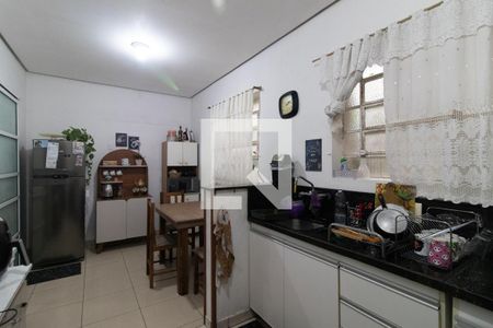 Cozinha de casa à venda com 2 quartos, 200m² em Medianeira, Porto Alegre