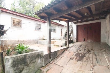 Quintal de casa à venda com 2 quartos, 200m² em Medianeira, Porto Alegre