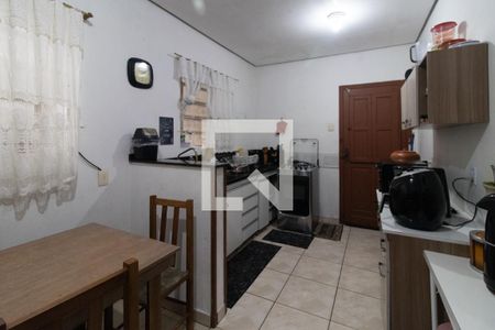 Cozinha de casa à venda com 2 quartos, 200m² em Medianeira, Porto Alegre