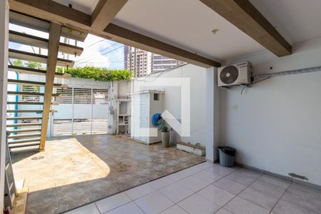 Garagem de casa para alugar com 4 quartos, 194m² em Alto da Lapa, São Paulo