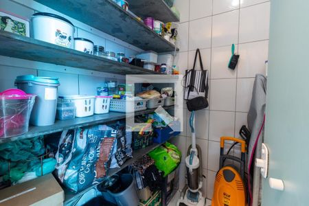 Despensa de casa para alugar com 4 quartos, 194m² em Alto da Lapa, São Paulo