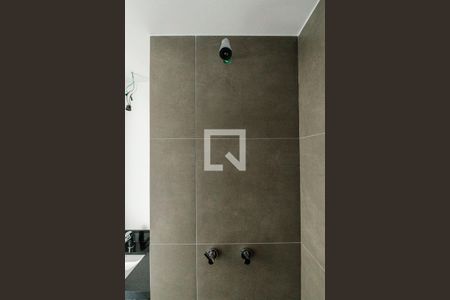 Banheiro de kitnet/studio à venda com 1 quarto, 25m² em Rio Branco, Porto Alegre