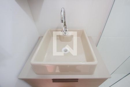 Banheiro de kitnet/studio para alugar com 1 quarto, 20m² em Vila das Belezas, São Paulo