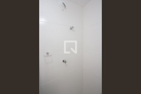 Banheiro de kitnet/studio para alugar com 1 quarto, 20m² em Vila das Belezas, São Paulo