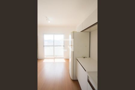 Cozinha de kitnet/studio para alugar com 1 quarto, 20m² em Vila das Belezas, São Paulo