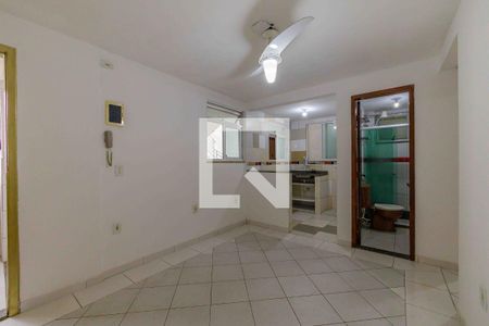 Sala de apartamento para alugar com 2 quartos, 65m² em Recreio dos Bandeirantes, Rio de Janeiro