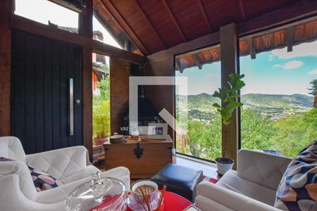 Casa à venda com 3 quartos, 236m² em Itaipu, Niterói