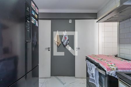 Cozinha de apartamento à venda com 4 quartos, 105m² em Jardim Tupanci, Barueri
