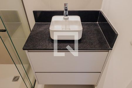 Banheiro de kitnet/studio para alugar com 1 quarto, 24m² em Pinheiros, São Paulo