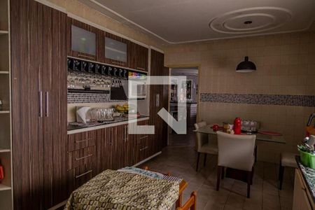 Casa à venda com 6 quartos, 330m² em Vila Campestre, São Paulo