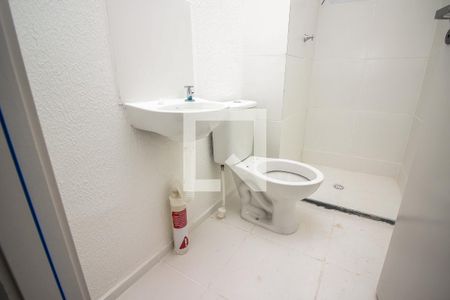 Banheiro de apartamento à venda com 2 quartos, 41m² em Ipanema, Porto Alegre