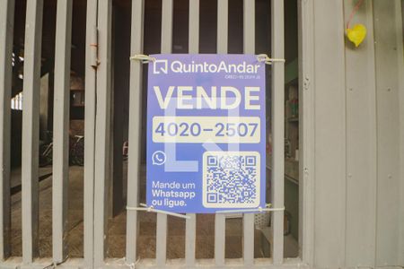 Plaquinha de casa à venda com 3 quartos, 180m² em Mário Quintana, Porto Alegre