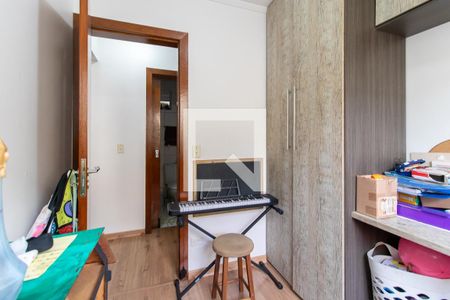 Quarto 1 de apartamento para alugar com 3 quartos, 69m² em Fazendinha, Curitiba