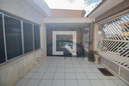 Garagem de casa à venda com 3 quartos, 160m² em Vila Medeiros, São Paulo