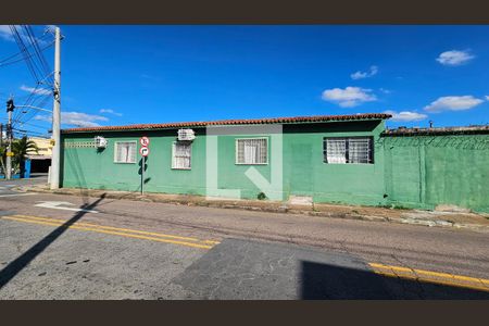 Fachada de casa à venda com 2 quartos, 300m² em Ponte Sao Joao, Jundiaí