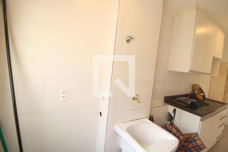 Sala / Cozinha de apartamento à venda com 2 quartos, 55m² em Vila Pita, São Paulo