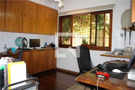 Casa à venda com 4 quartos, 380m² em Vila Sonia, São Paulo