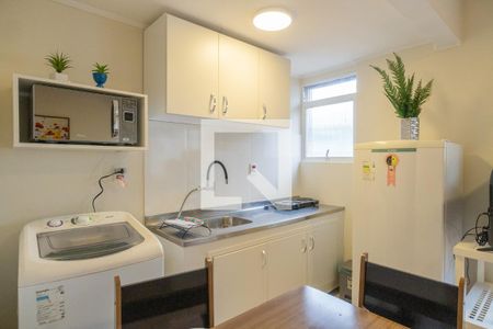 Cozinha de apartamento para alugar com 1 quarto, 25m² em Centro Histórico, Porto Alegre