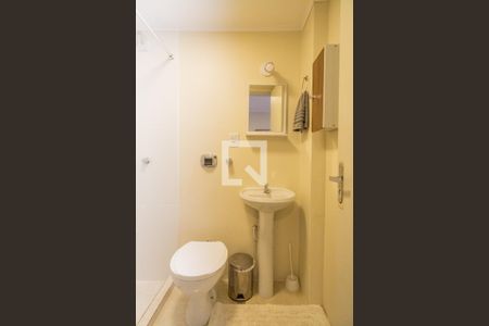 Banheiro de apartamento para alugar com 1 quarto, 25m² em Centro Histórico, Porto Alegre