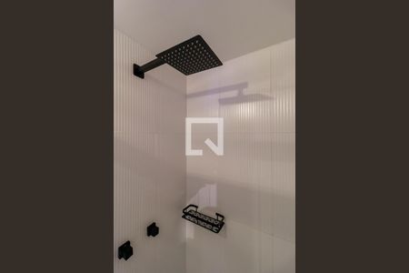Banheiro de kitnet/studio para alugar com 0 quarto, 28m² em Campo Belo, São Paulo
