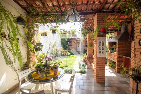 Churrasqueira / Jardim de casa à venda com 3 quartos, 200m² em Vila Cordeiro, São Paulo