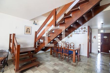 Escada de casa à venda com 3 quartos, 200m² em Vila Cordeiro, São Paulo