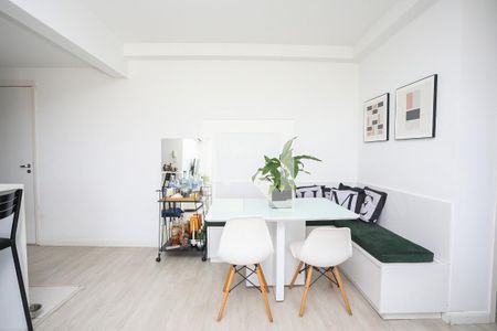 Sala de apartamento à venda com 3 quartos, 75m² em Jardim Carvalho, Porto Alegre