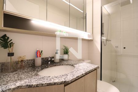 Banheiro de serviço de apartamento à venda com 3 quartos, 64m² em Água Branca, São Paulo