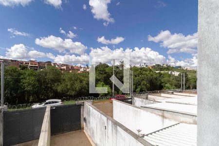 Varanda - Vista de casa à venda com 2 quartos, 112m² em Vale das Orquídeas, Contagem